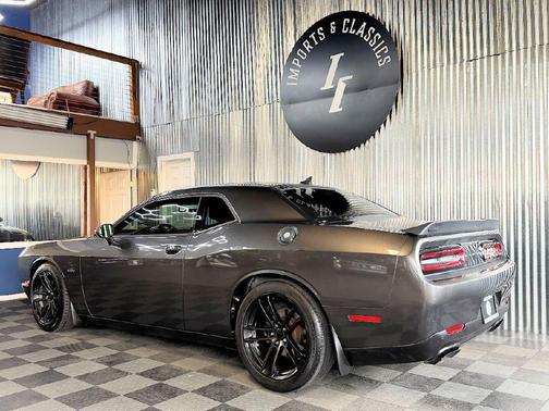 2015 Dodge Challenger R/T Shaker