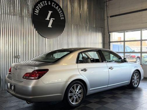 Silver 2010 Toyota Avalon Limited