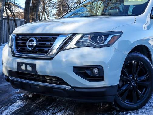 2018 Nissan Pathfinder SL