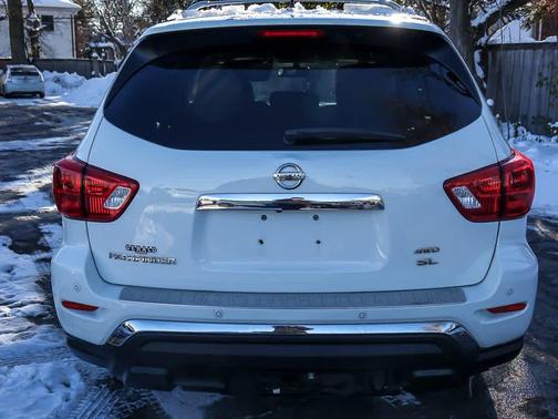 2018 Nissan Pathfinder SL