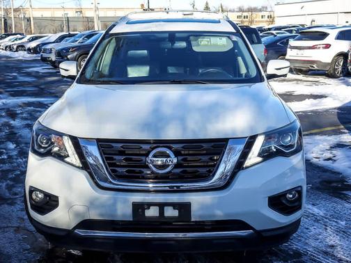 2018 Nissan Pathfinder SL