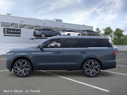 Flight Blue Metallic Clearcoat 2026 Lincoln Navigator Reserve
