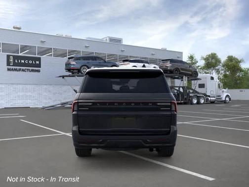 Infinite Black Metallic Clearcoat 2026 Lincoln Navigator Reserve