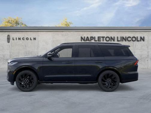 Infinite Black Metallic Clearcoat 2026 Lincoln Navigator Reserve
