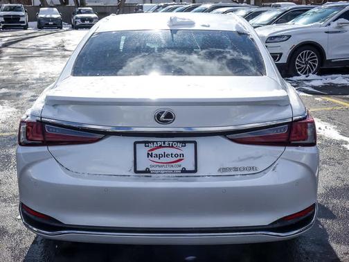 2024 Lexus ES 300h Base