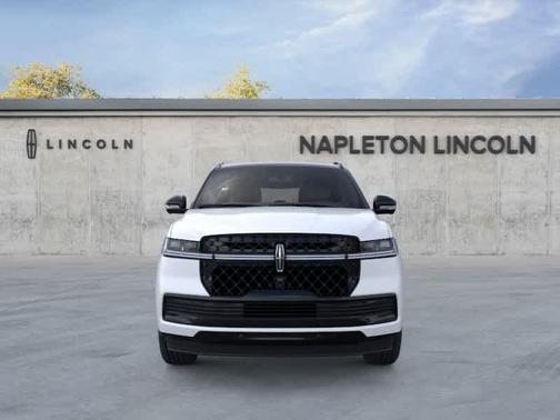 Pristine White Metallic Tri-Coat 2026 Lincoln Navigator Black Label