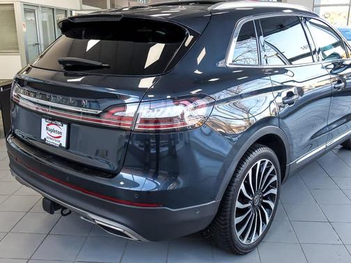 2022 Lincoln Nautilus Black Label