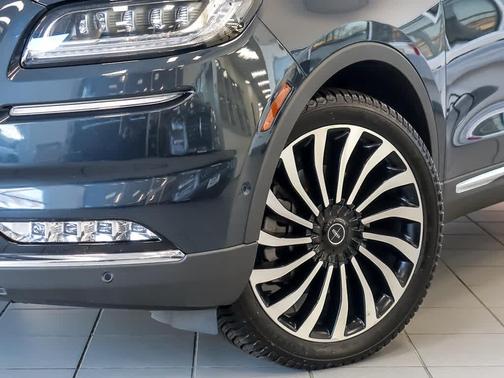 2022 Lincoln Nautilus Black Label