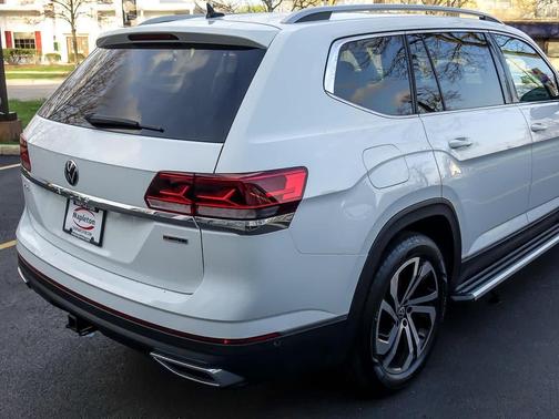 Pure White 2021 Volkswagen Atlas 3.6L SEL Premium