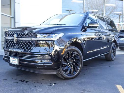 Infinite Black Metallic Clearcoat 2025 Lincoln Navigator Reserve