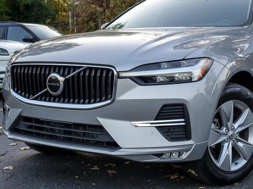 2022 Volvo XC60 B5 Momentum