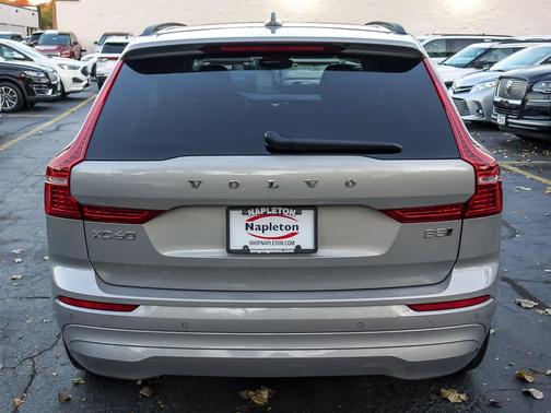 2022 Volvo XC60 B5 Momentum