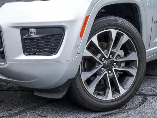 2022 Jeep Grand Cherokee Overland