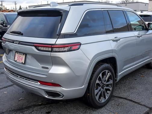 2022 Jeep Grand Cherokee Overland