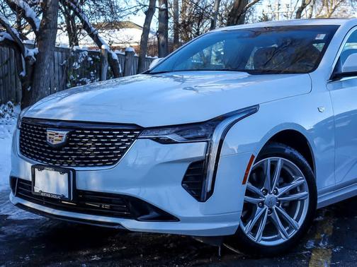 2024 Cadillac CT4 Luxury