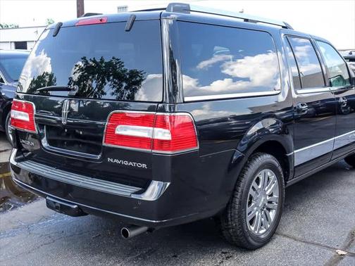 2010 Lincoln Navigator Base