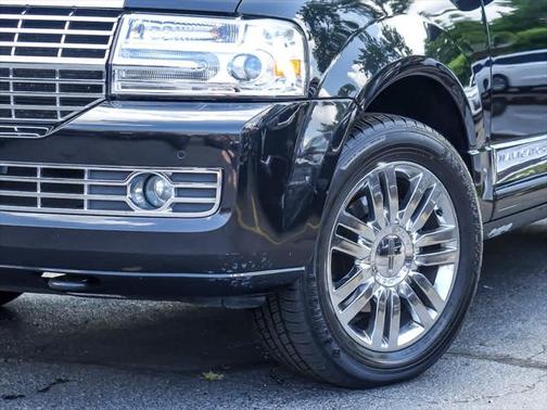 2010 Lincoln Navigator Base