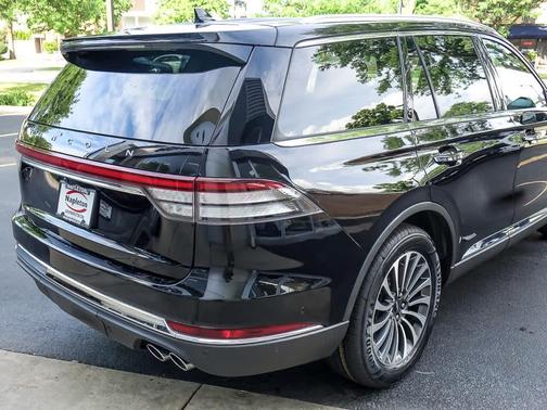 Infinite Black Metallic Clearcoat 2023 Lincoln Aviator Reserve AWD