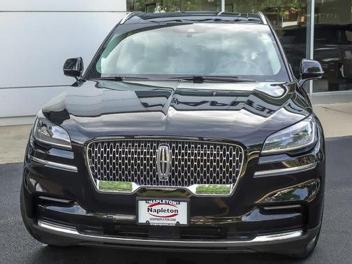 Infinite Black Metallic Clearcoat 2023 Lincoln Aviator Reserve AWD