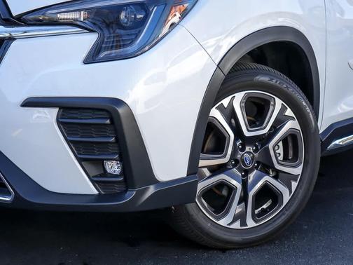 Crystal White Pearl 2023 Subaru Ascent Touring 7-Passenger