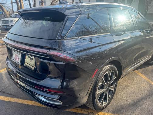 2024 Lincoln Nautilus Reserve