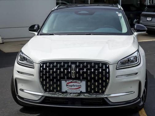 Pristine White Metallic Tri-Coat 2023 Lincoln Corsair Reserve