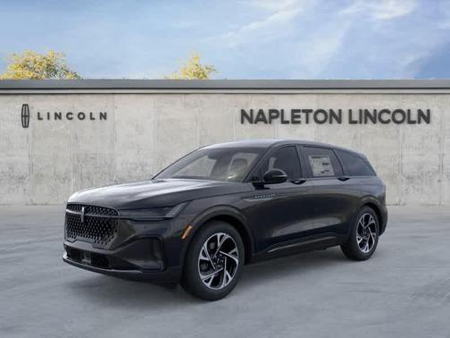 Infinite Black Metallic Clearcoat 2026 Lincoln Nautilus Premiere