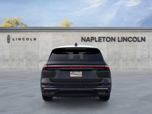 Infinite Black Metallic Clearcoat 2026 Lincoln Nautilus Premiere