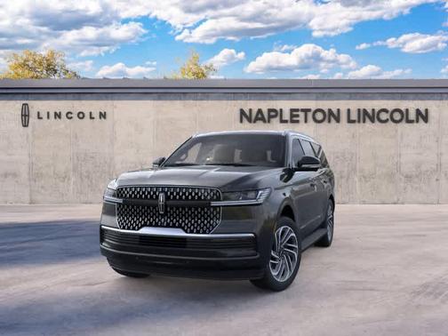 Infinite Black Metallic Clearcoat 2026 Lincoln Navigator Premiere