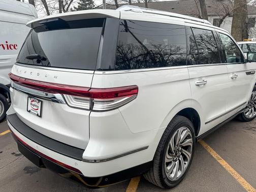 2023 Lincoln Navigator Reserve