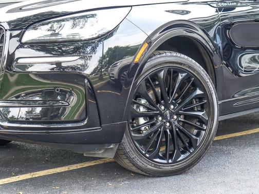 Infinite Black Metallic Clearcoat 2024 Lincoln Corsair Premiere