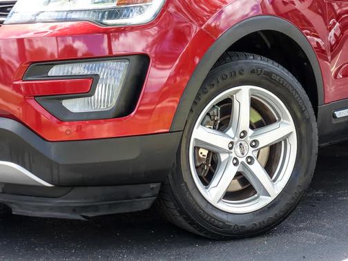 Ruby Red Metallic Tinted Clearcoat 2016 Ford Explorer XLT