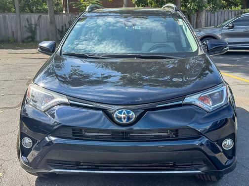 2018 Toyota RAV4 Hybrid XLE