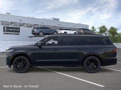 Infinite Black Metallic Clearcoat 2026 Lincoln Navigator Reserve