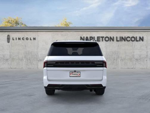 Crystal White Metallic Clearcoat 2026 Lincoln Navigator Black Label