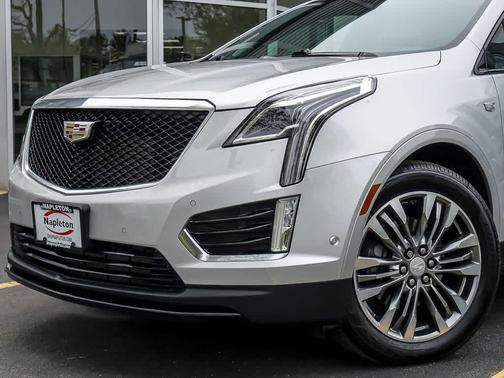 Radiant Silver Metallic 2020 Cadillac XT5 Sport
