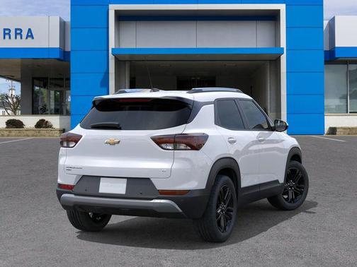 Summit White 2026 Chevrolet Trailblazer LT