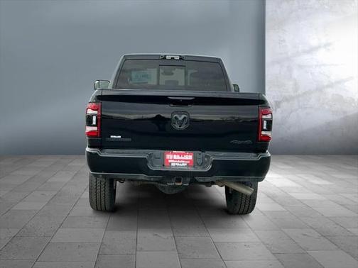 2022 RAM 2500 Big Horn Crew Cab 4x4 64' Box