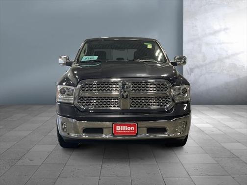 2017 RAM 1500 Laramie Crew Cab 4x4 57' Box