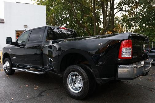 2024 RAM 3500 Big Horn Crew Cab 4x4 8' Box