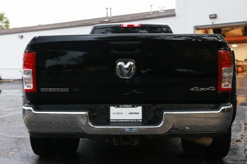 2024 RAM 3500 Big Horn Crew Cab 4x4 8' Box
