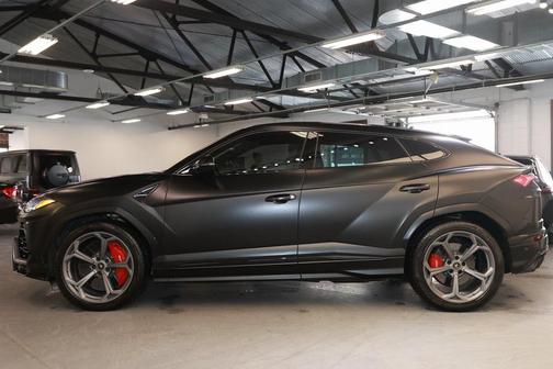 2019 Lamborghini Urus Base