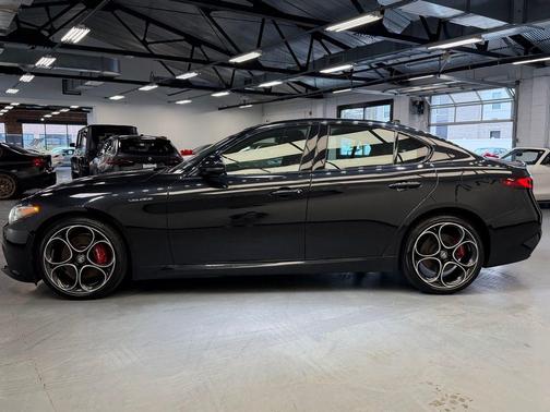 2023 Alfa Romeo Giulia Veloce AWD