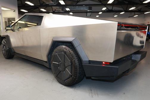 2024 Tesla Cybertruck Cyberbeast