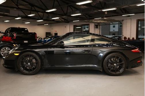 2019 Porsche 911 Carrera