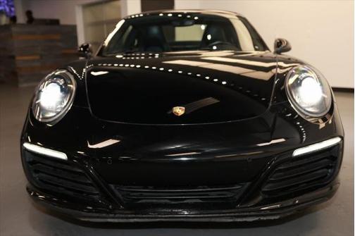 2019 Porsche 911 Carrera