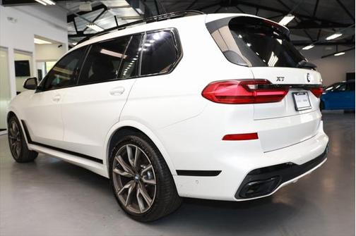 2022 BMW X7 M50i