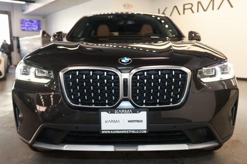 2025 BMW X4 xDrive30i