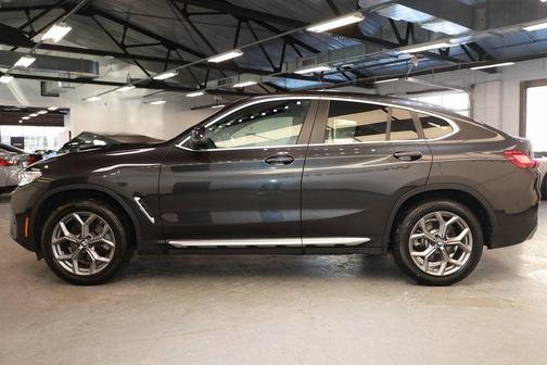 2025 BMW X4 xDrive30i