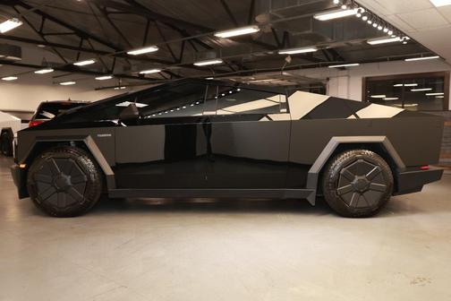 2024 Tesla Cybertruck Cyberbeast